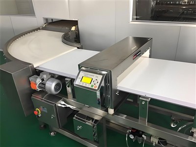 ما هي الاحتياطات اللازمة لتركيب وتطبيق أجهزة الكشف عن المعادن؟